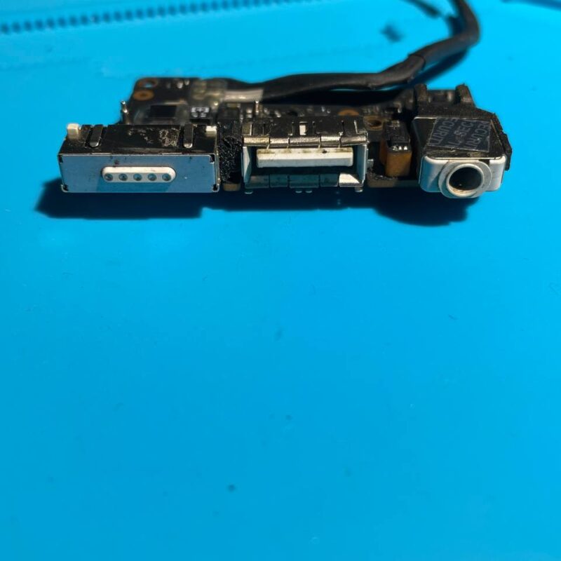 A1466 magsafe dc and audio board