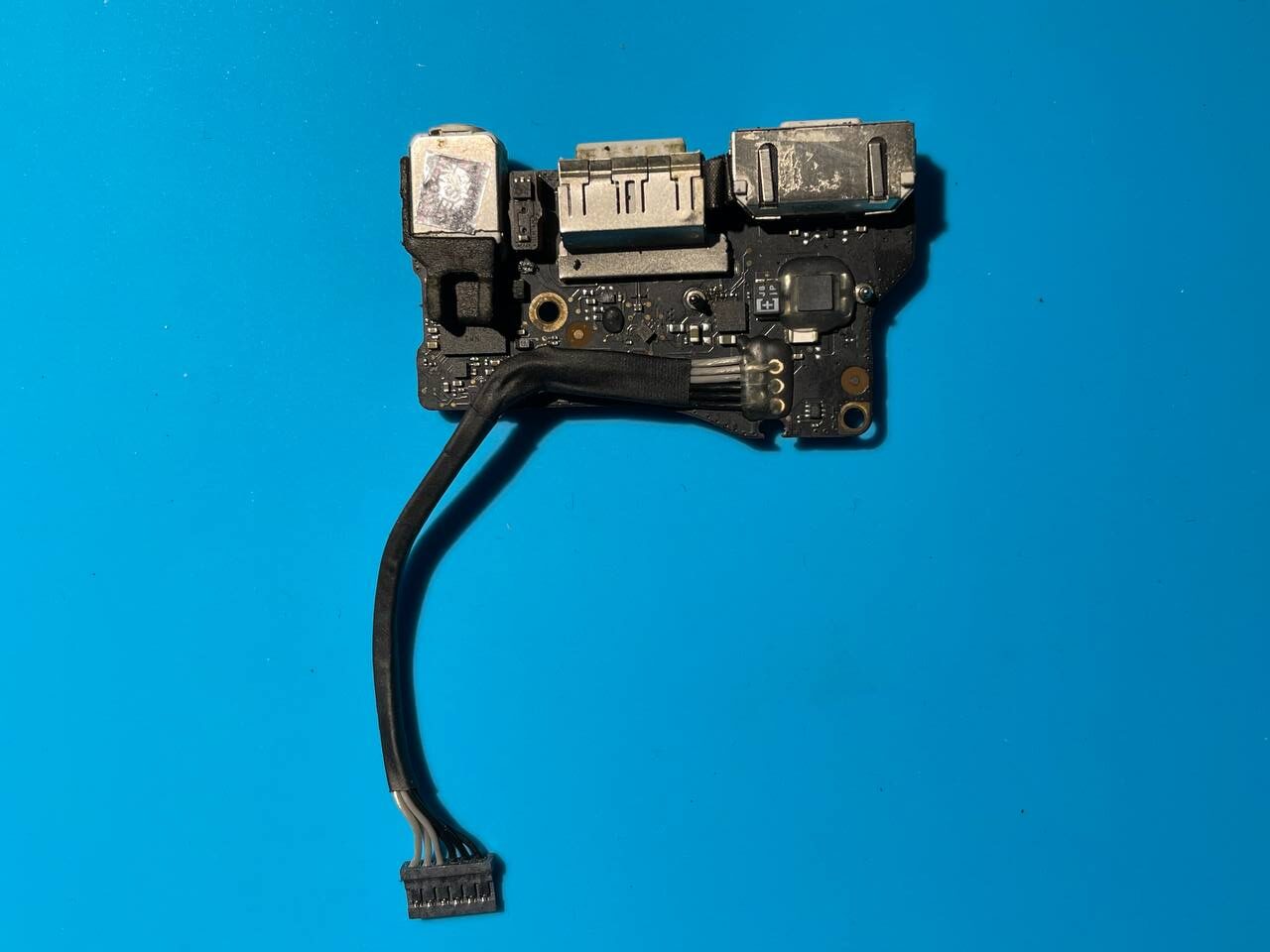 I/O Board (w/USB, Audio, DC-in) 820-3455-A Magsafe for MacBook Air 13" - Image 3