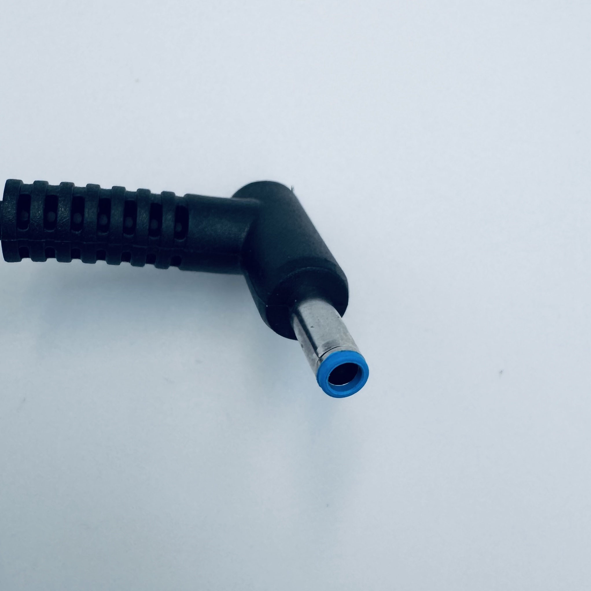 HP 45W laptop charger 4.5*3.0mm - Image 3